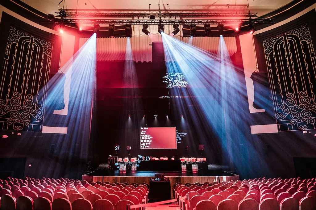 Robe T1 Profile Luminaires make Capitole in Ghent