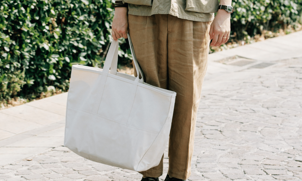 Why More And More Men Are Wearing Tote Bags Beckley Boutique