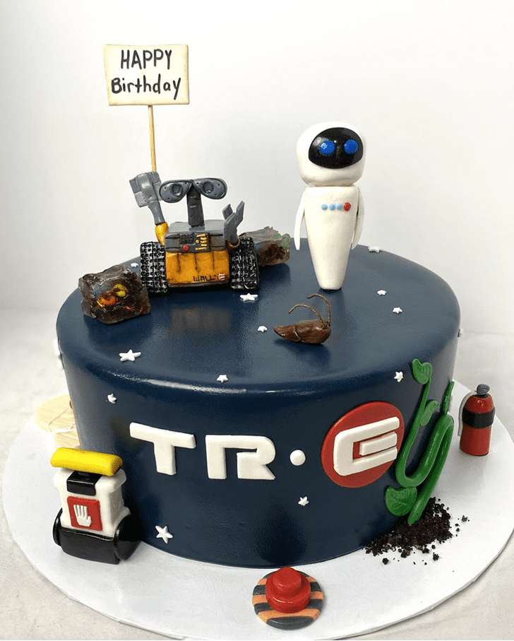 WallE Birthday Cake Ideas Images (Pictures)