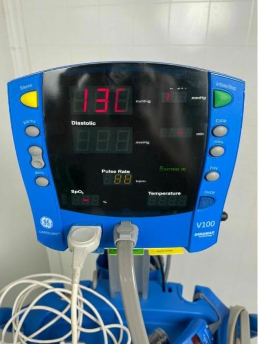 Used Good GE Carescape Dinamap V100 for Sale 284 item 1784746 Bimedis