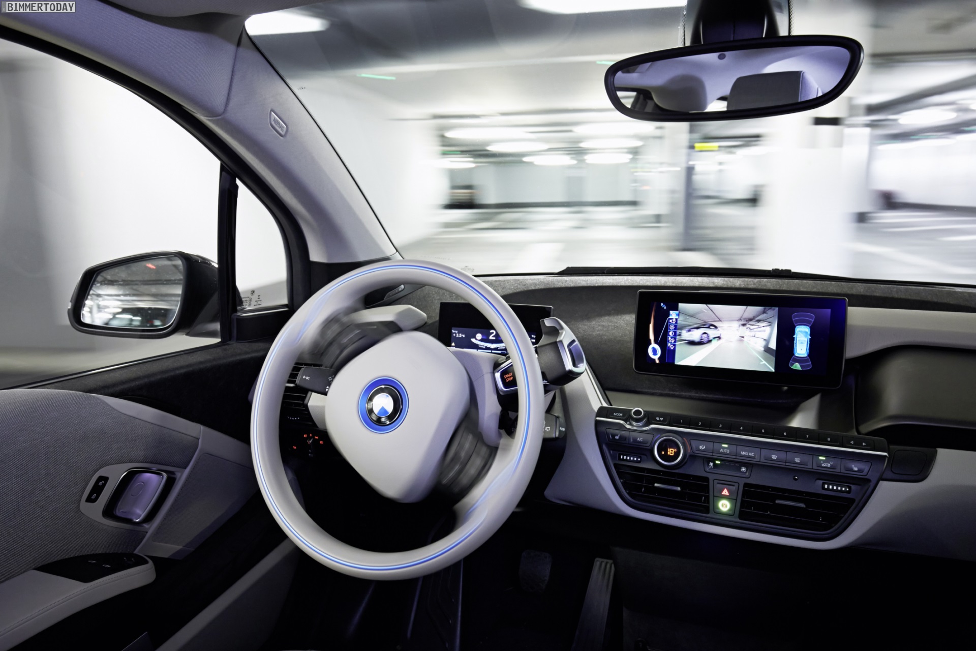 CES 2015 BMW ActiveAssist i3 parkt vollautomatisiert