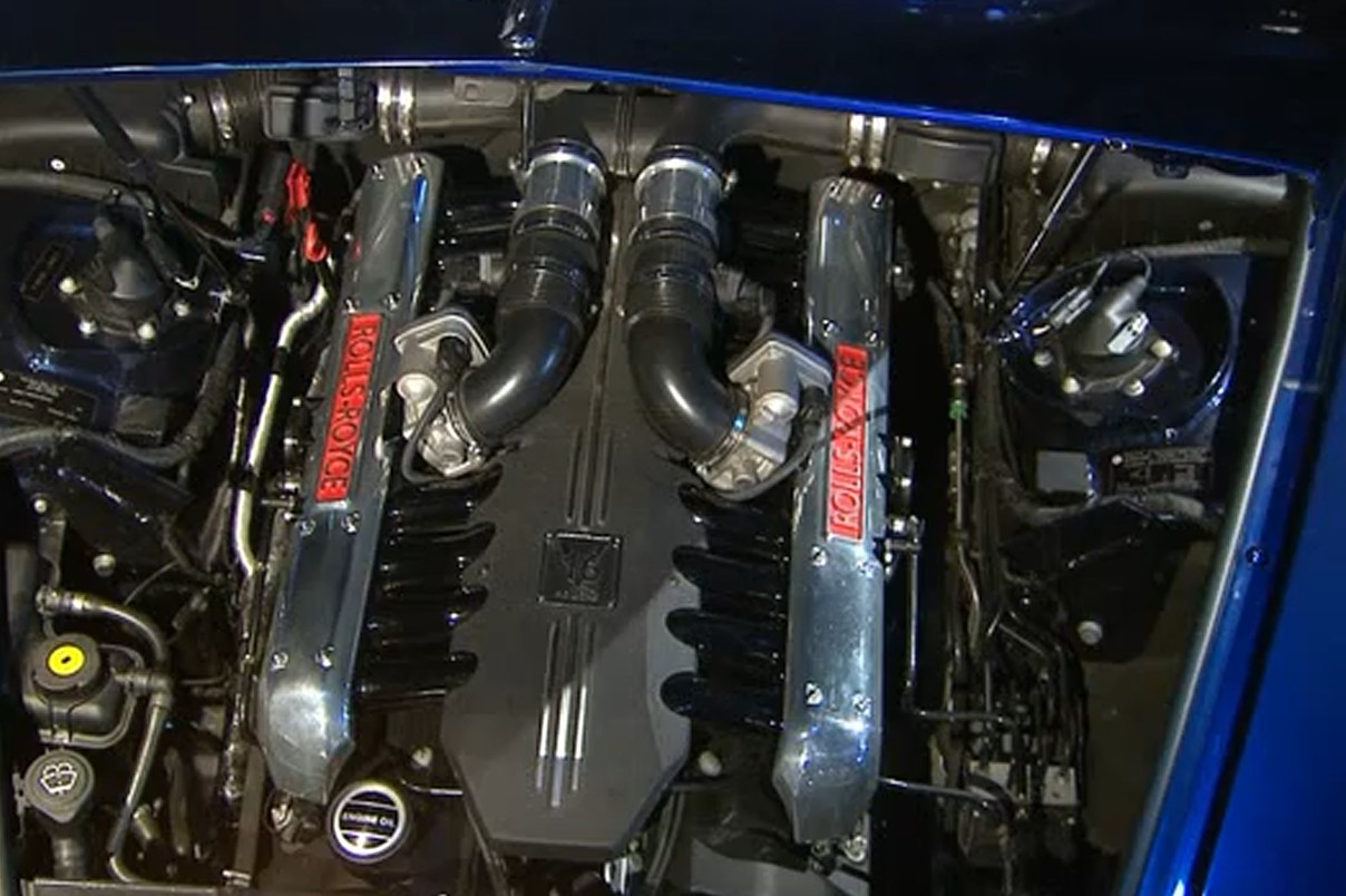 Motor V16 Roll Royce