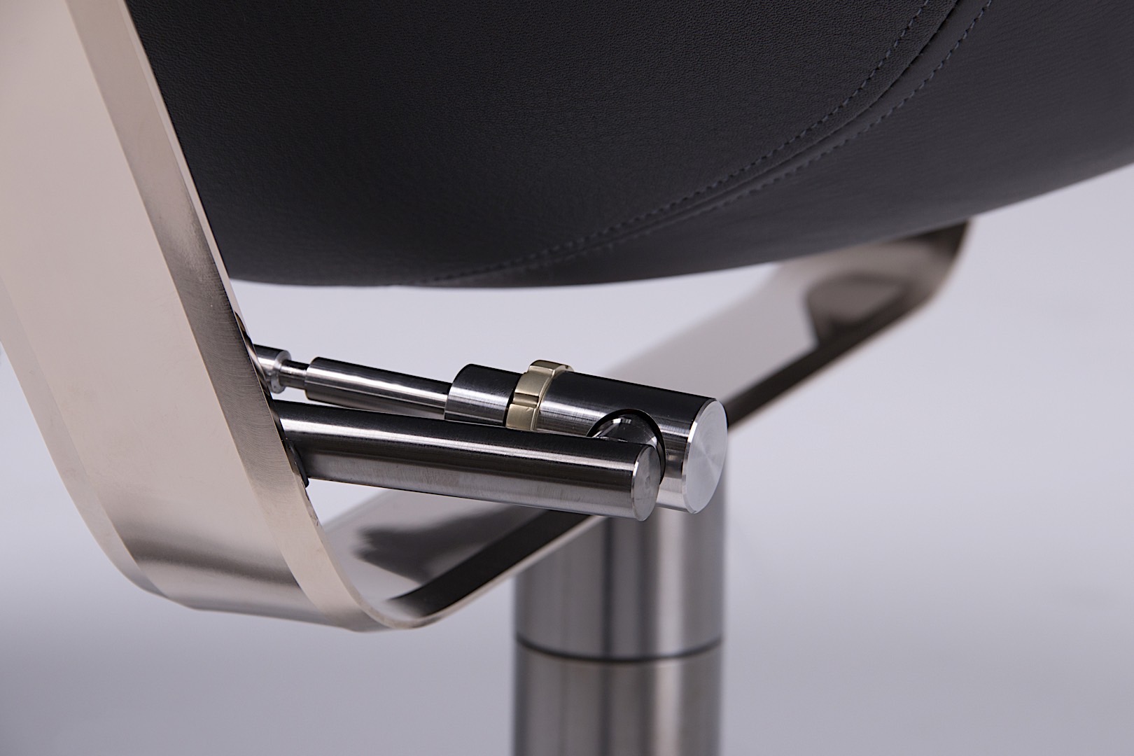 £38,000 ElysiumR Chair Launched at RollsRoyce Dealership in London