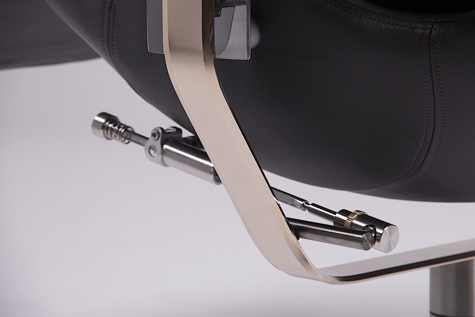 £38,000 ElysiumR Chair Launched at RollsRoyce Dealership in London