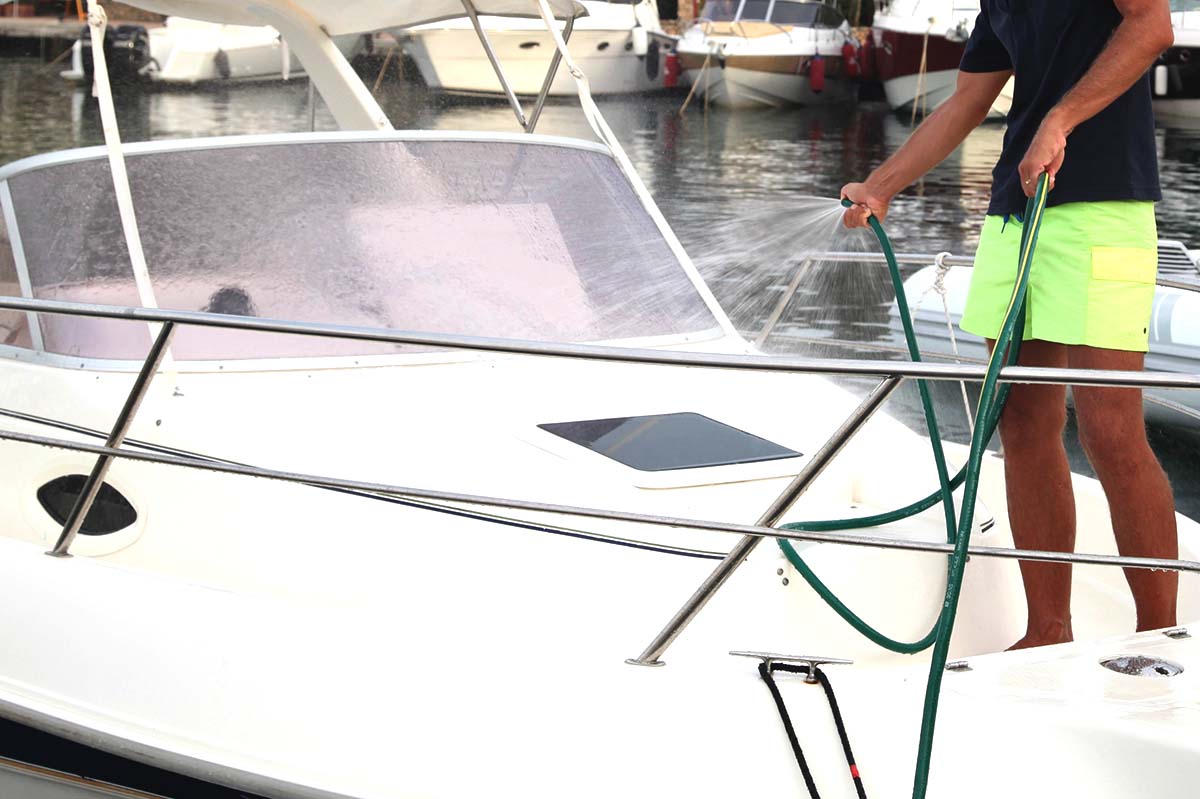 Boat Windscreen Cleaning Do's and Don'ts