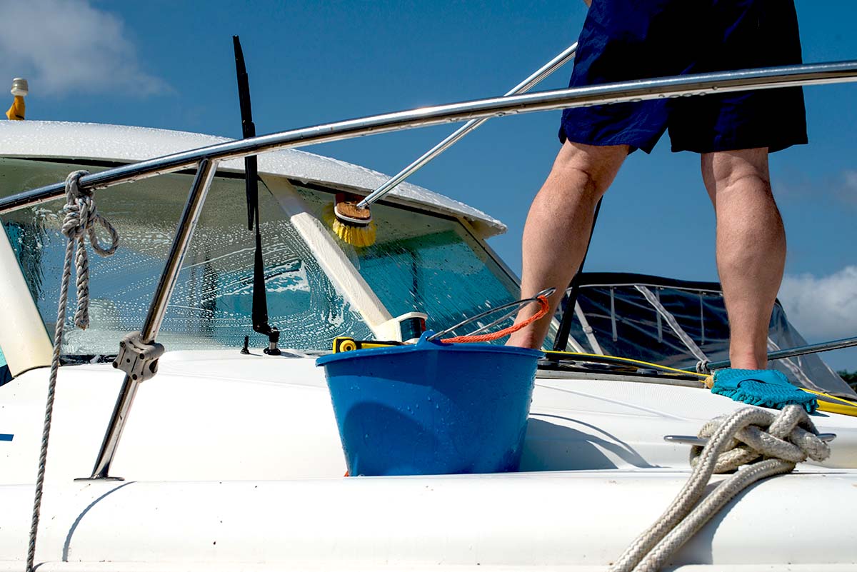 Boat Windscreen Cleaning Do's and Don'ts