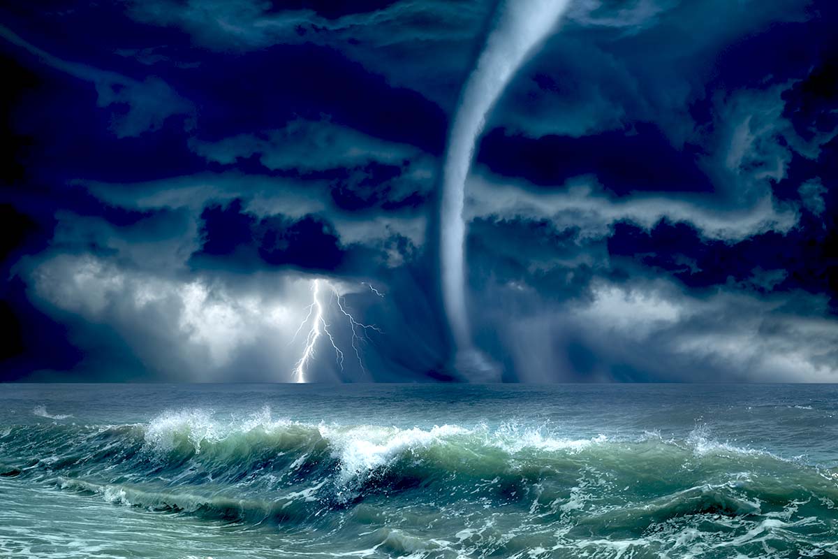 How to Deal With Waterspouts While Boating