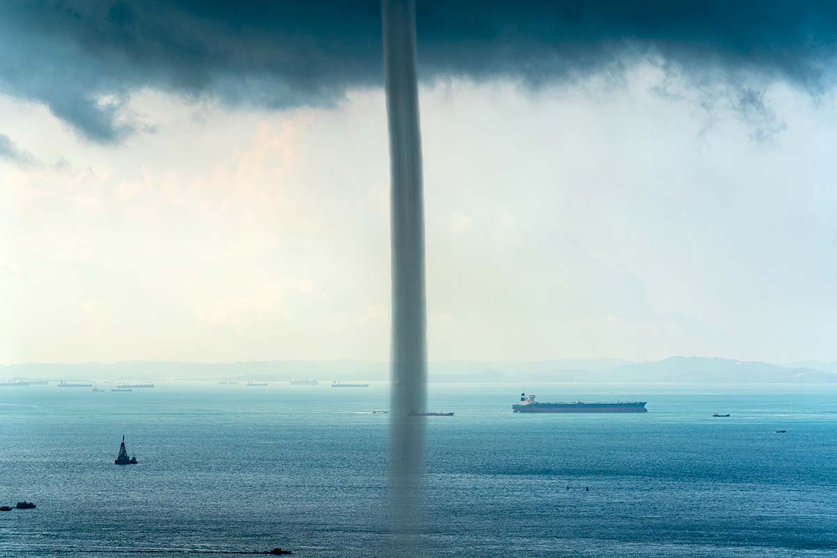 How to Deal With Waterspouts While Boating