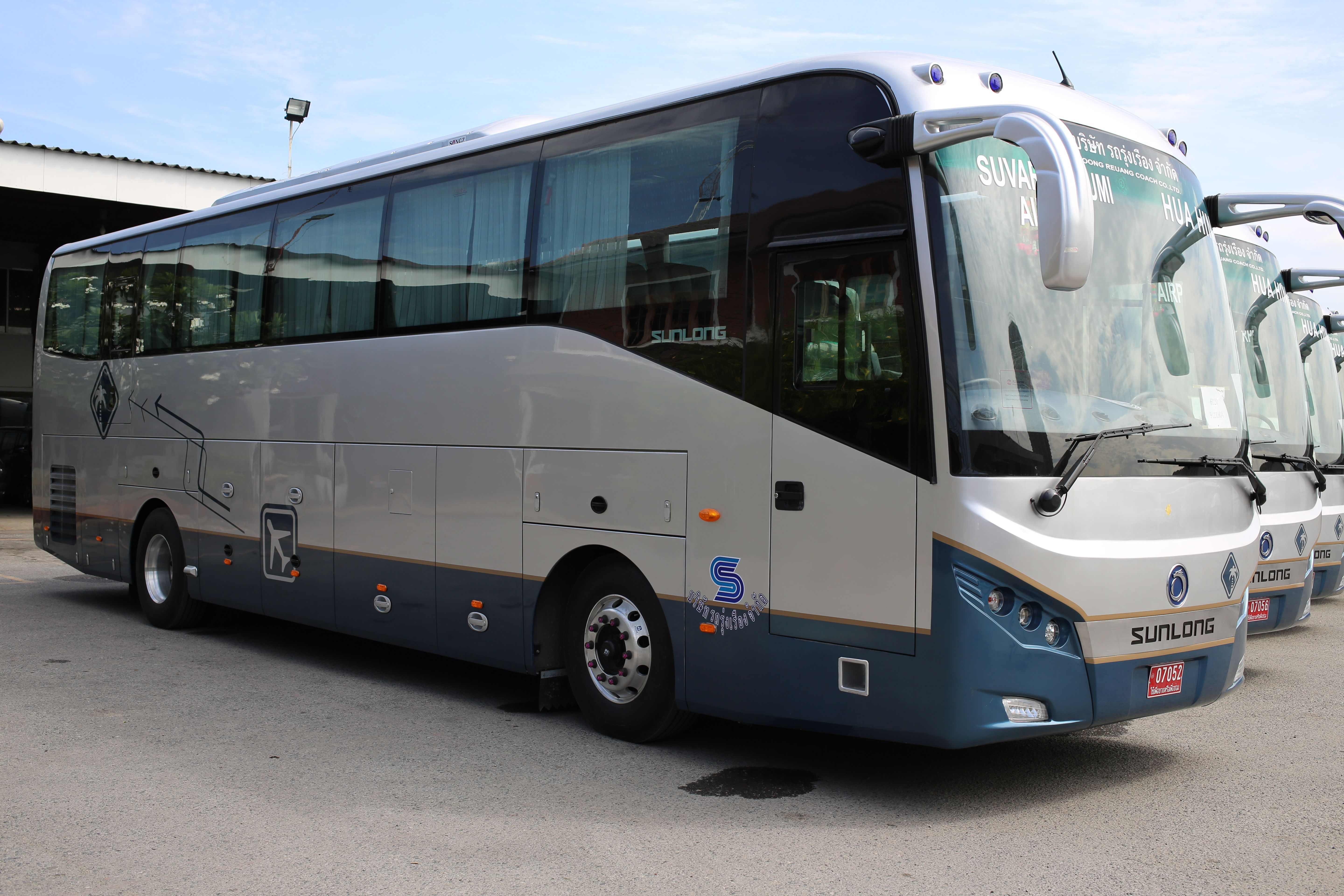 Roong Reuang Coach Book your ride