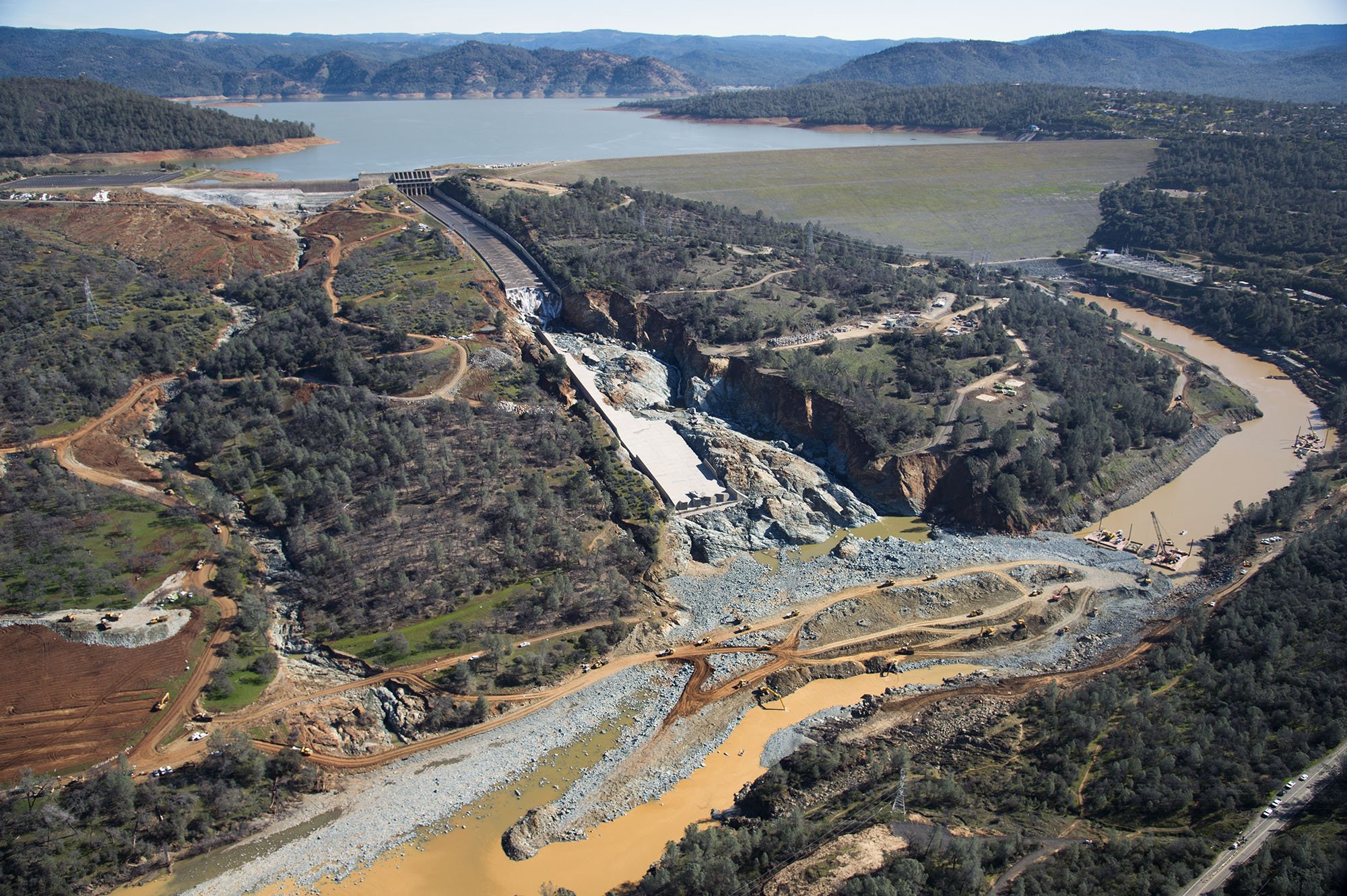 Lake Oroville Spillway Destruction Revealed — Born to Engineer