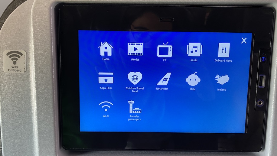 Flight review Icelandair B757300 economy LondonReykjavik Business