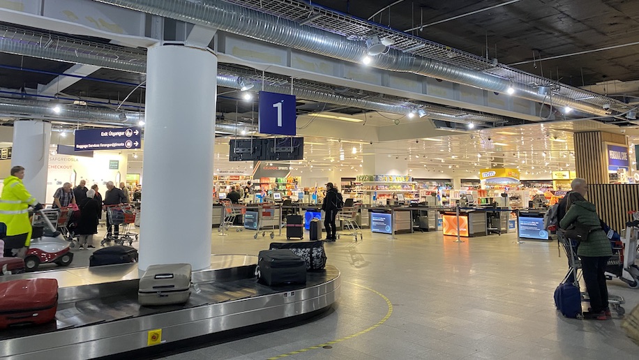 Flight review Icelandair B757300 economy LondonReykjavik Business