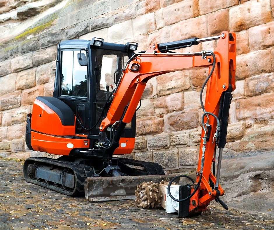 Excavator vs Mini Excavator Which One Should You Choose?