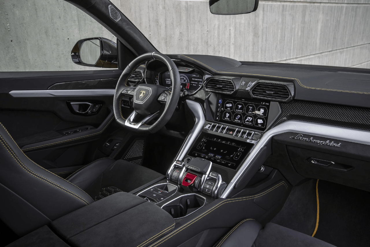 Urus interior do SUV de luxo em fotos