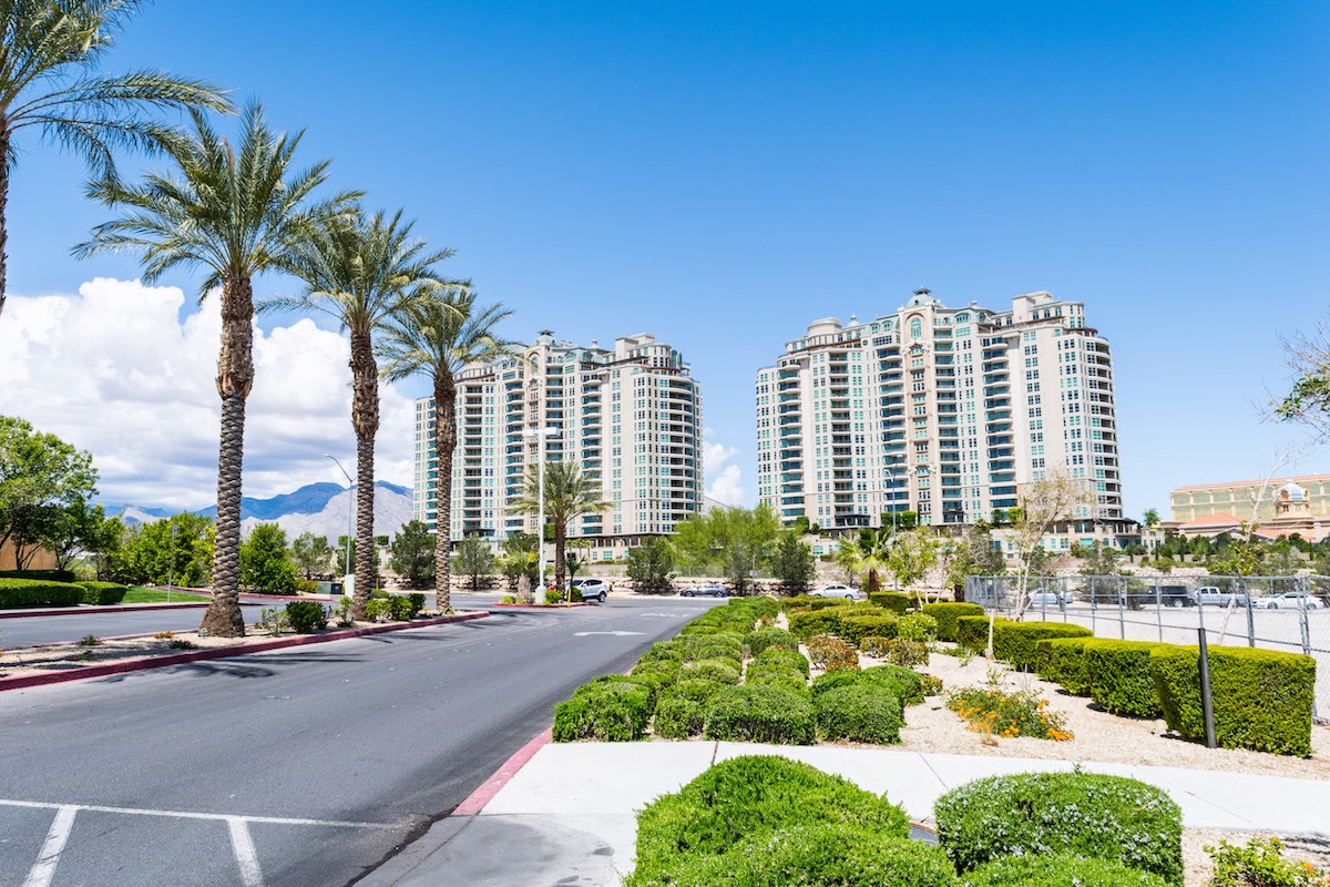 Which Las Vegas Neighborhood is Better Summerlin or Green Valley