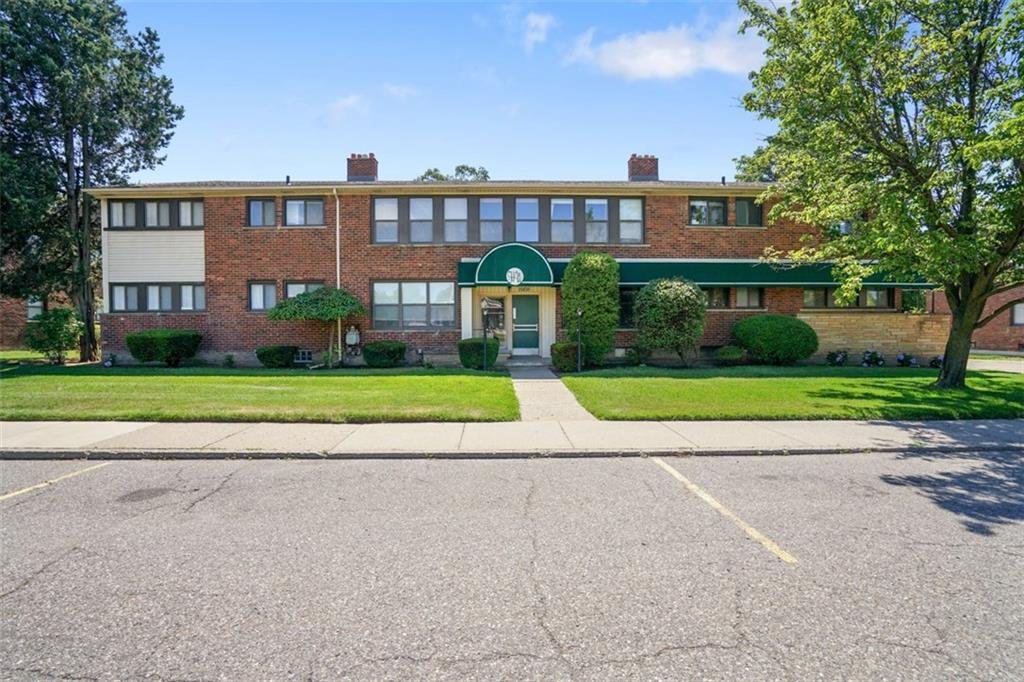 Woodward Ave Royal Oak Condo in Huntington Woods Condo. Property