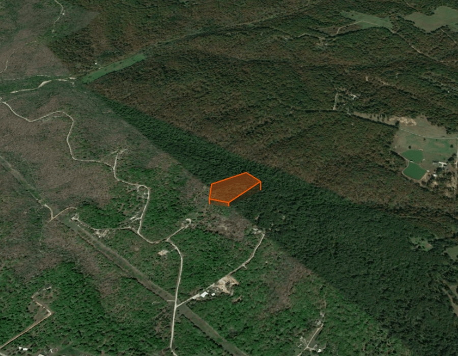 4.8 acres on Twisted Tree Rd. Private Location in Missouri