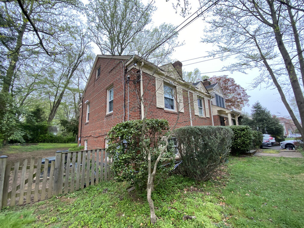 5415 Easton Dr, Springfield, VA 22151 4 Brothers Investment