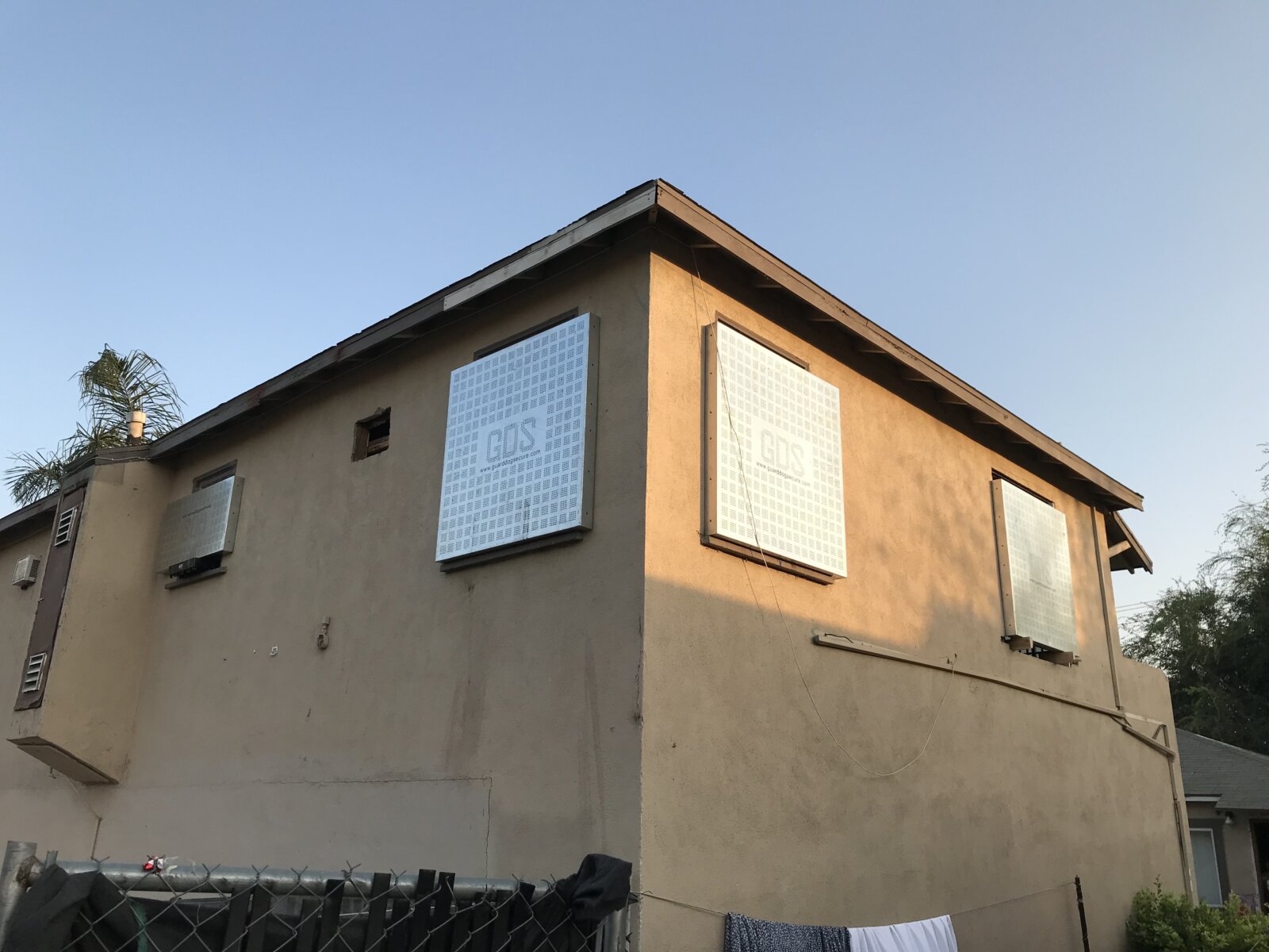 Boarding up Your Vacant Property for Security Purpose Glaziers.