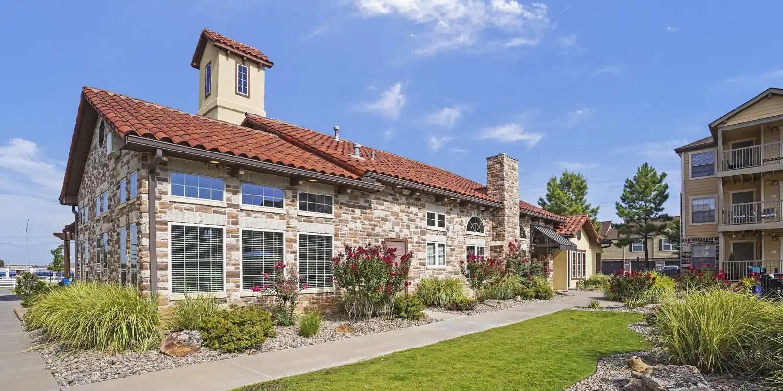 Photos of Mission Point Apartments in Moore, OK