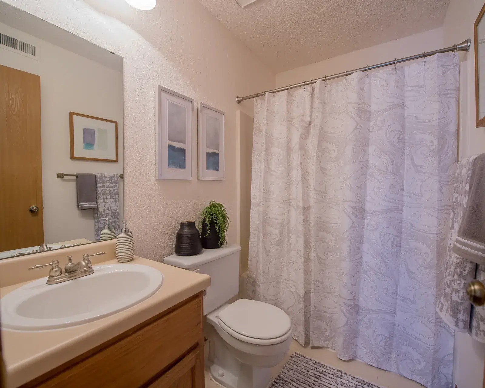 Photos of The Warrington Apartments in Oklahoma City, OK