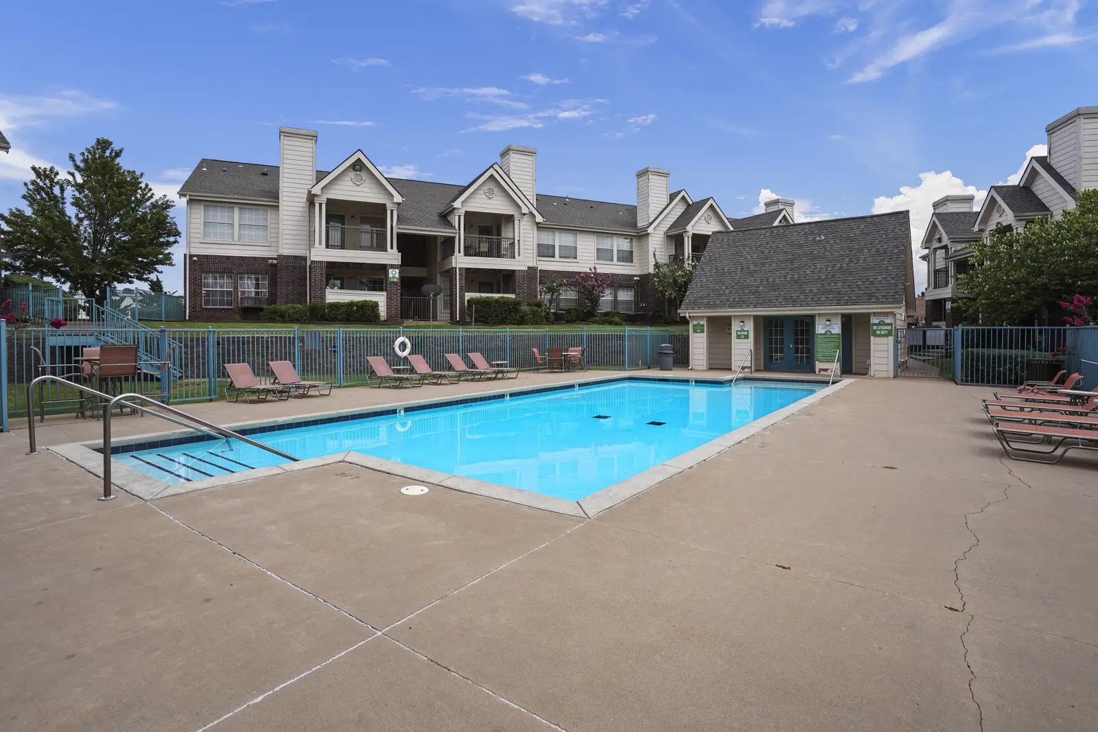 Apartments in Stillwater, OK w/ a Swimming Pool
