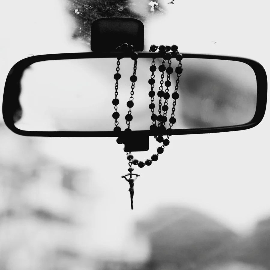 List 32+ Photos how to hang a rosary on rearview mirror Excellent
