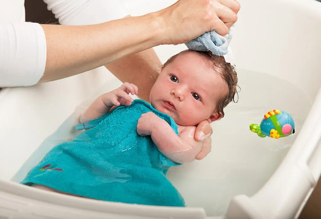 Wondering How to Bath a Baby? Try these Simple Tips