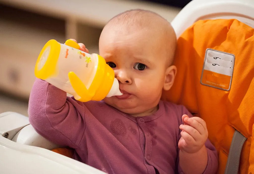 When & How to Start Giving Water to Babies?