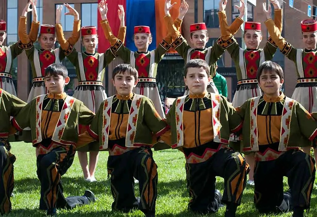 Top 50 Armenian Last Names Or Surnames