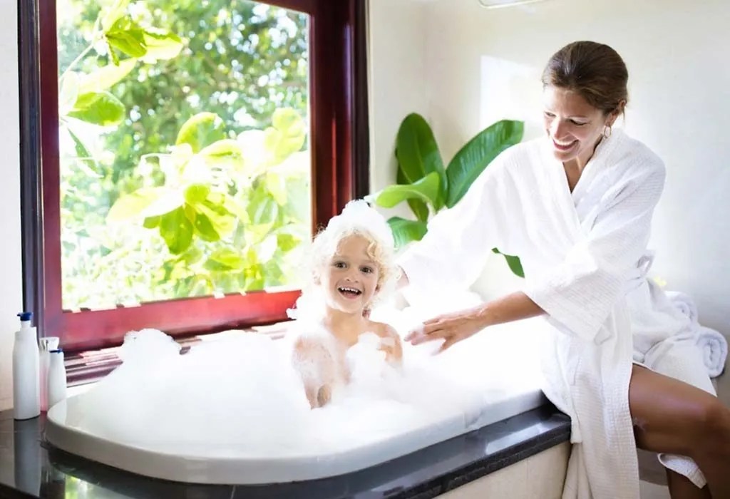 When to Stop Bathing With Your Child?