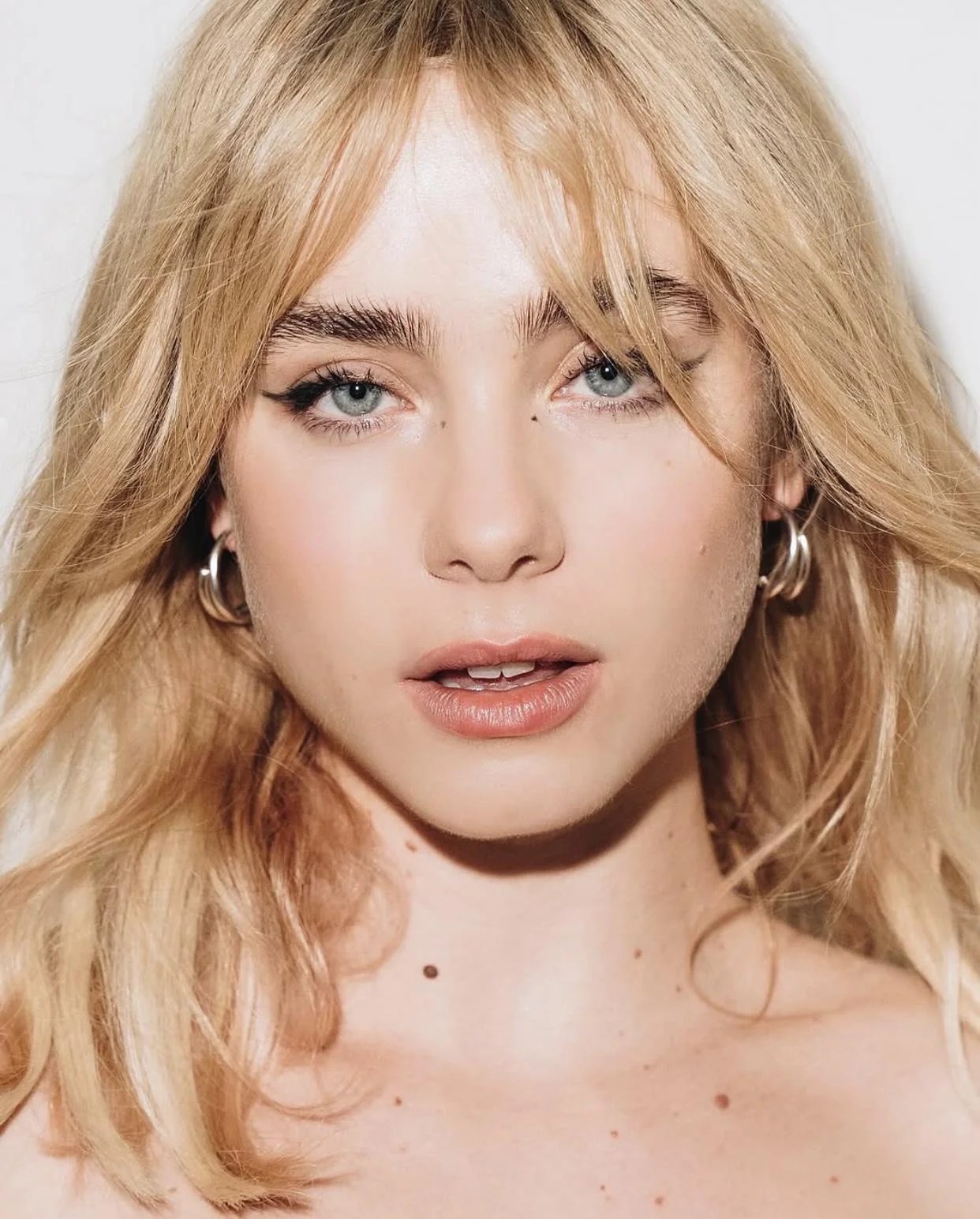 Clara Galle | Celeb Hottie Picture