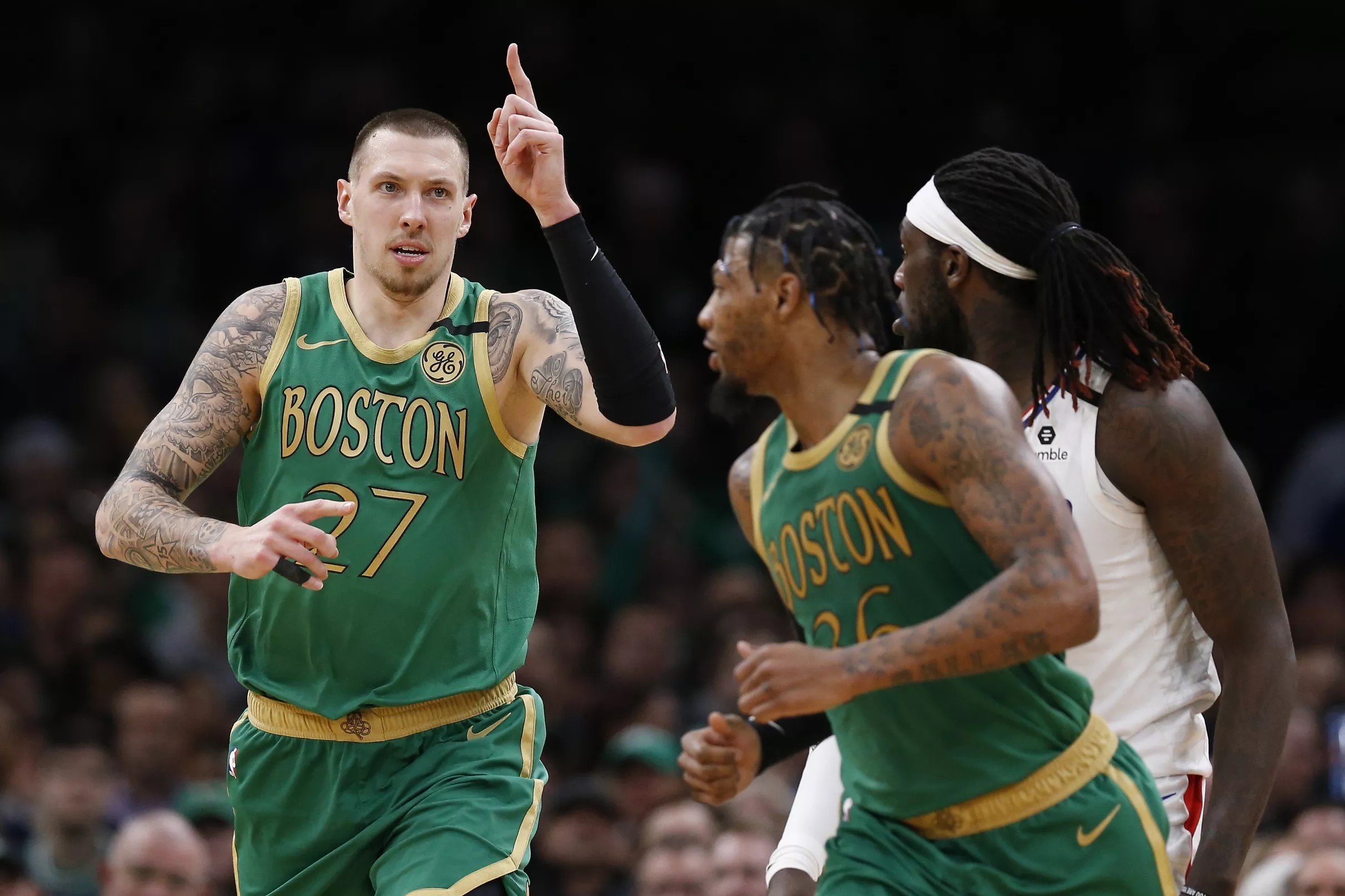 Is Daniel Theis the best active German basketball player on earth?