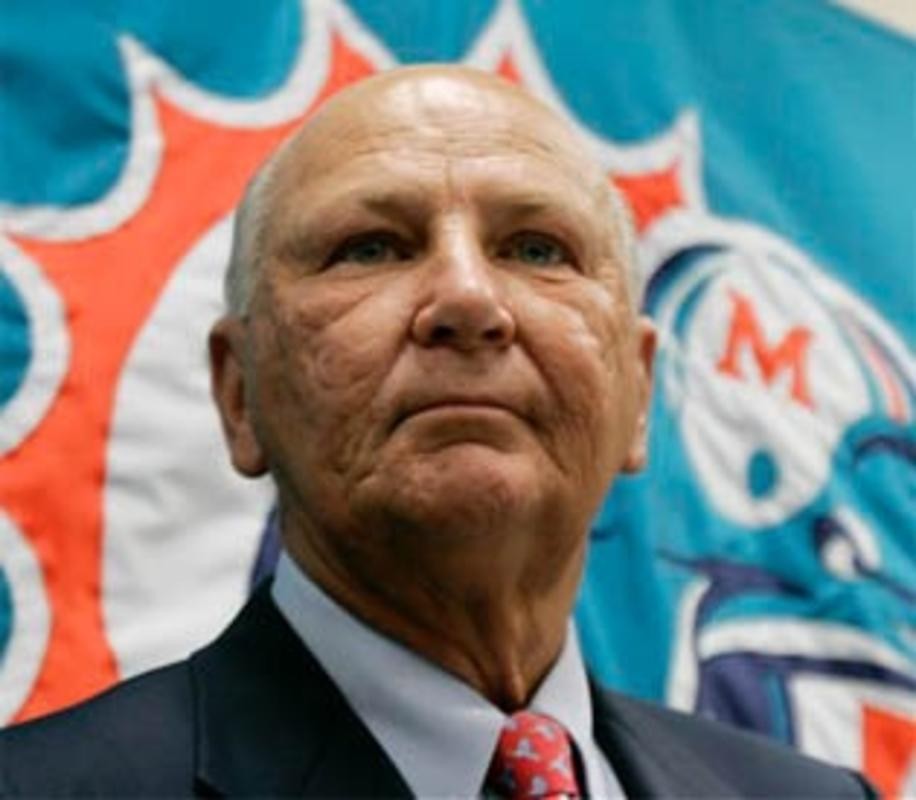 H. Wayne Huizenga, business titan and pro sports owner, dead at 80