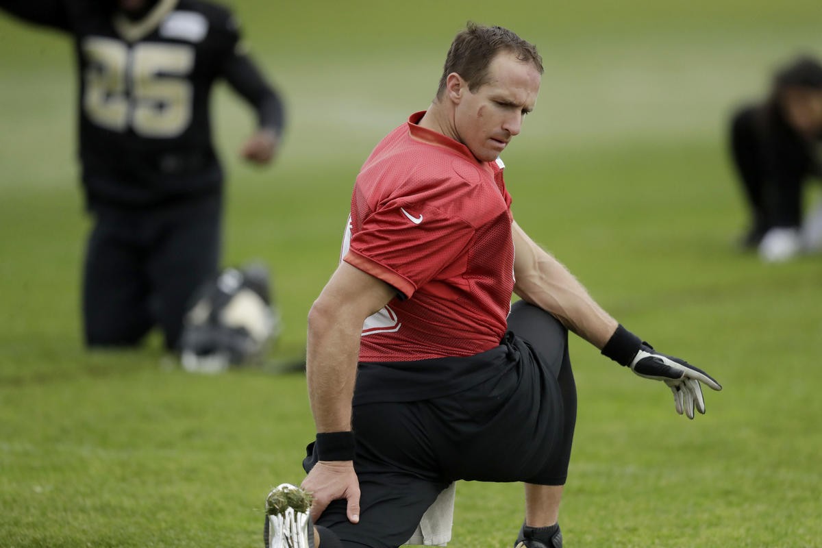 Saints QB Brees says team will kneel, then stand for anthem