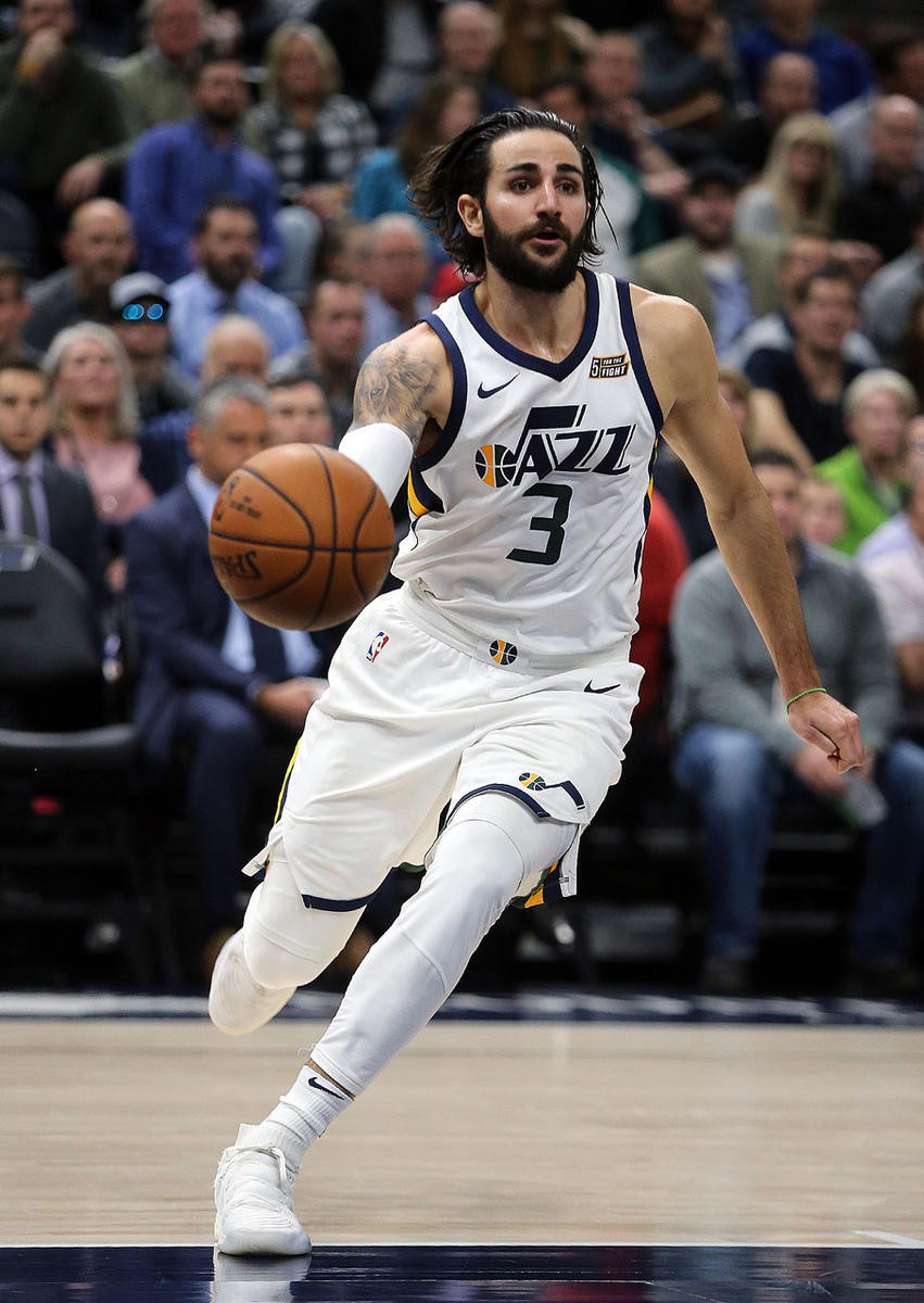 Jeff Teague dominates point guard matchup versus Ricky Rubio in