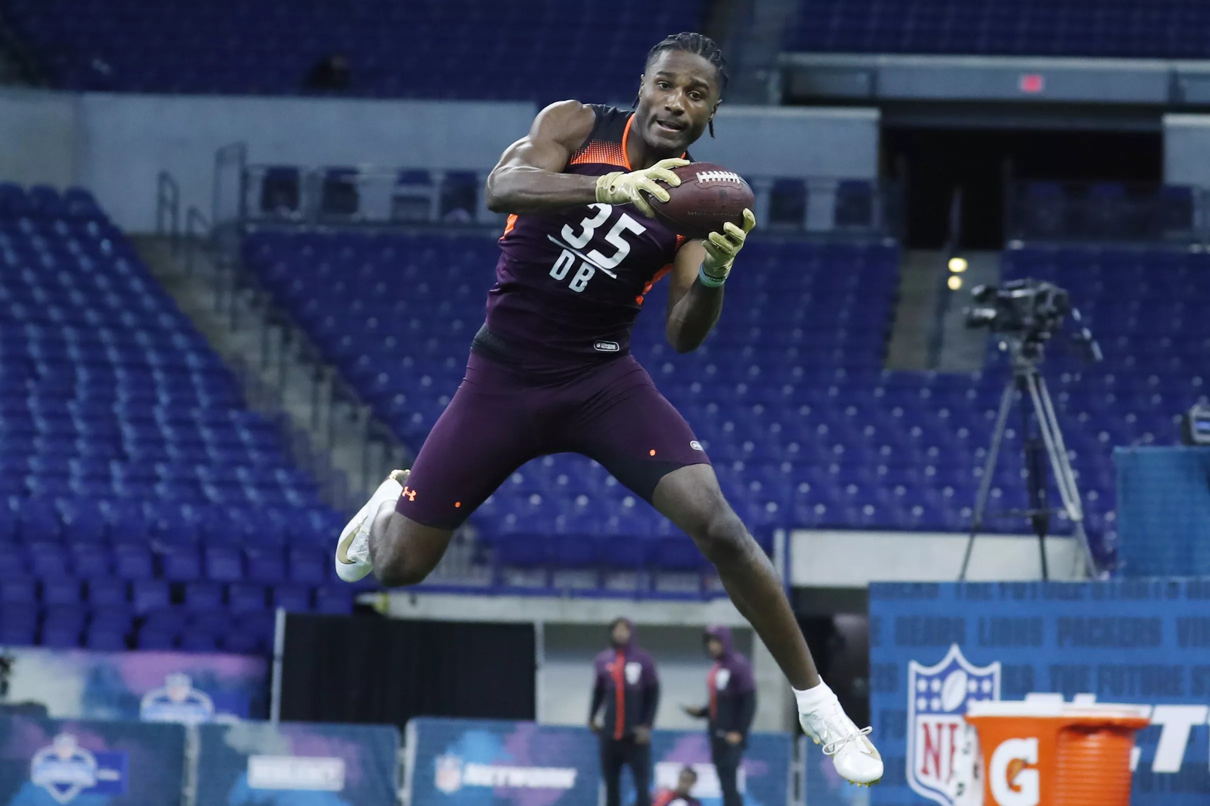 Patriots sign their first draft pick, reach fouryear contract with