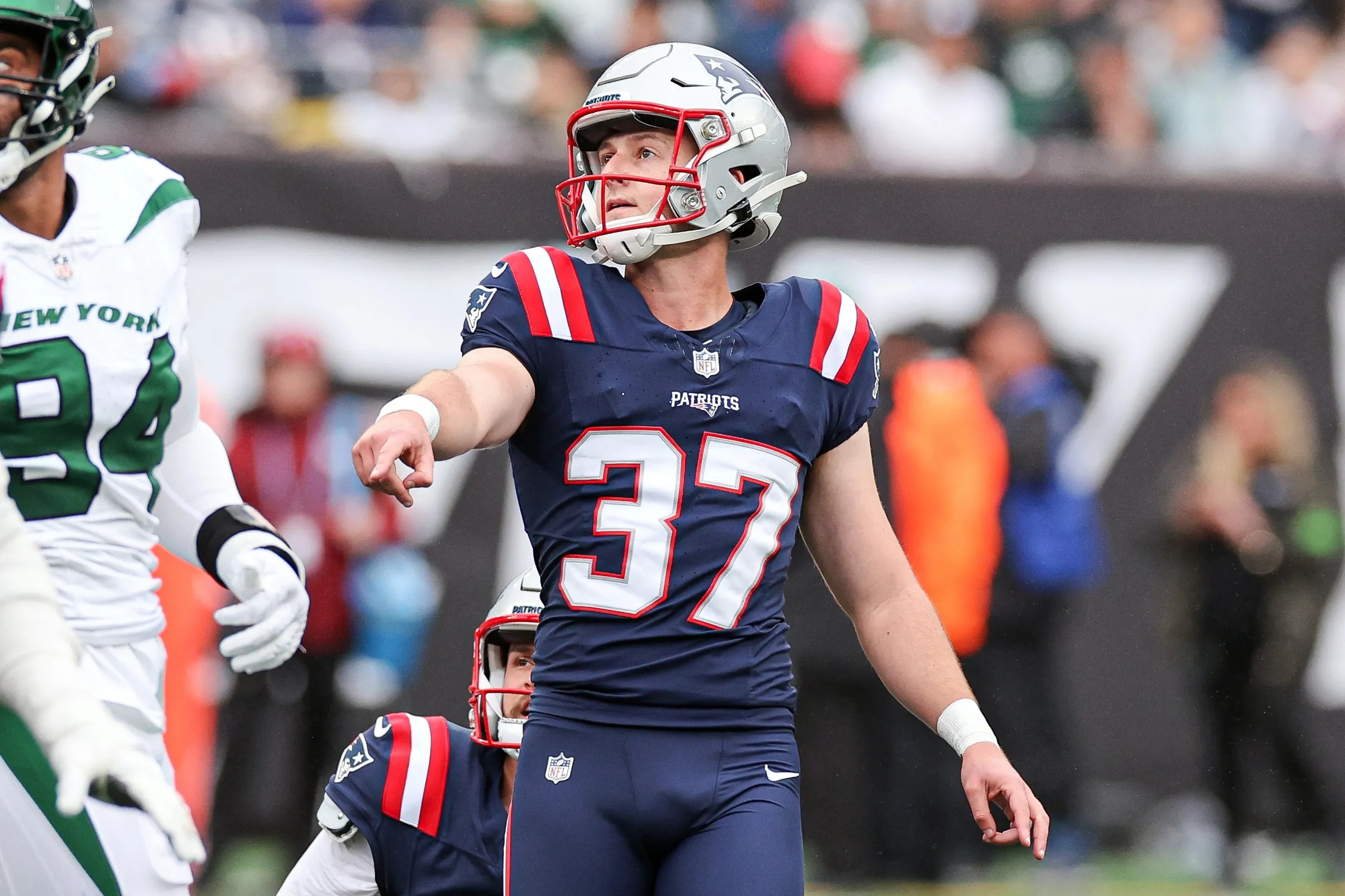 Bill Belichick backs Patriots rookie kicker Chad Ryland after two