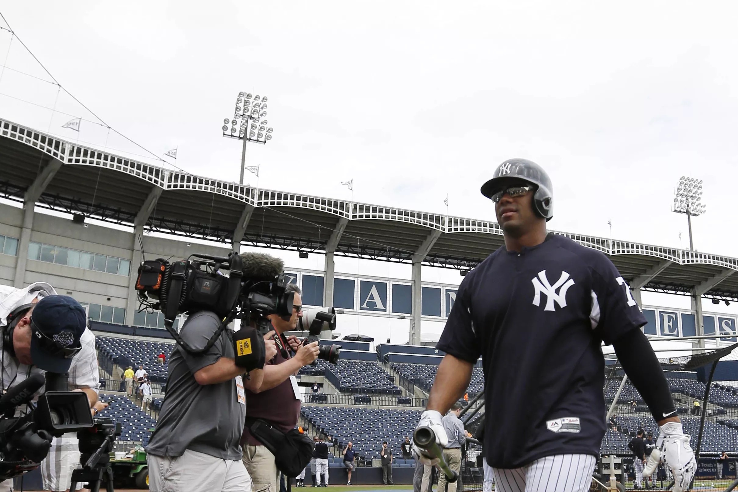 Video Russell Wilson strikes out in New York Yankees spring training game