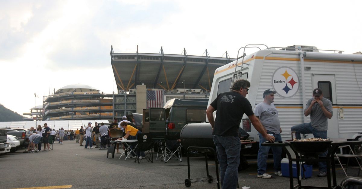 Based on traits, which of the top quarterbacks in the 2022 NFL Draft