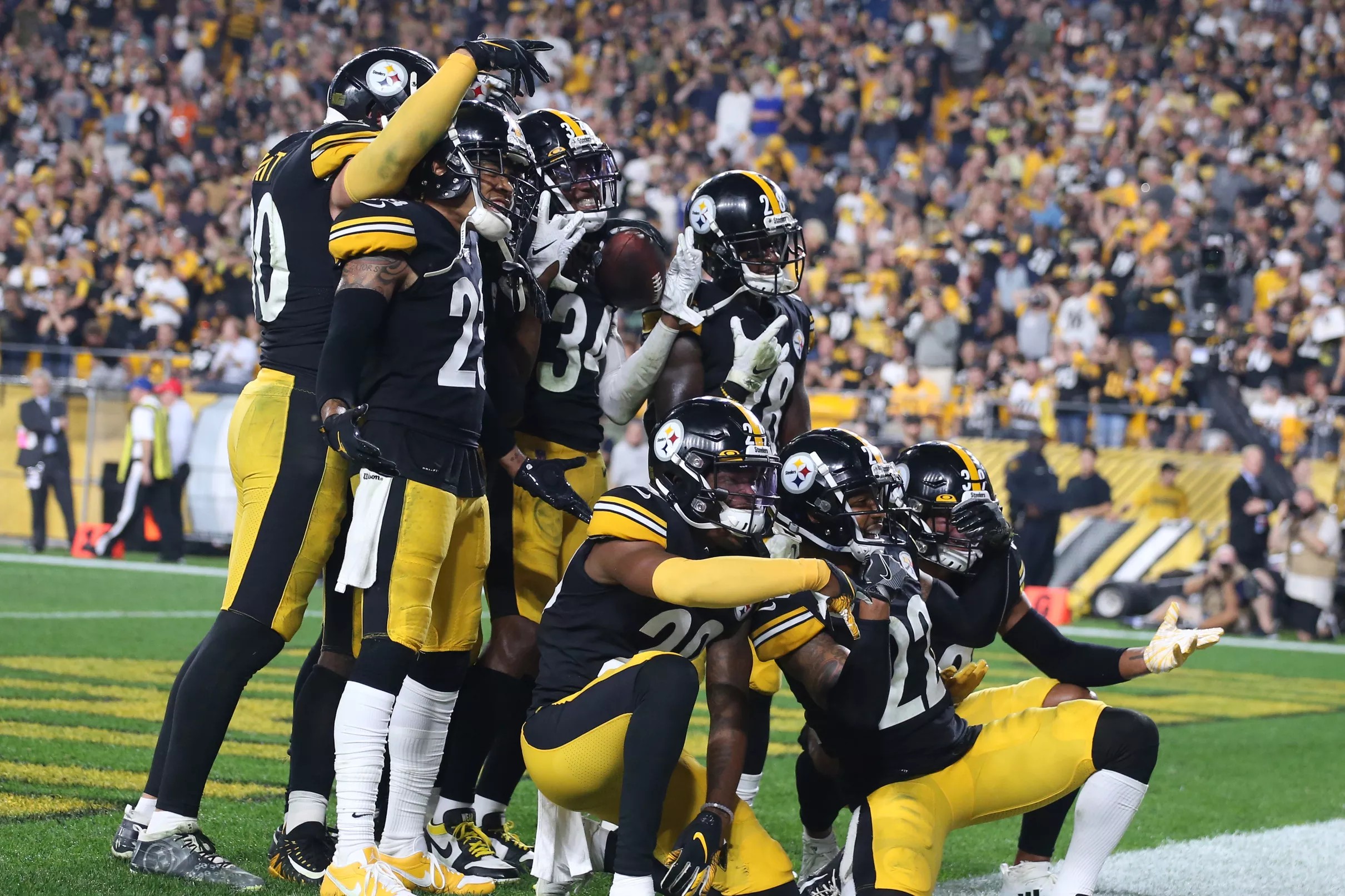 Don’t look now, but the Steelers are boasting a Top 5 RedZone Defense