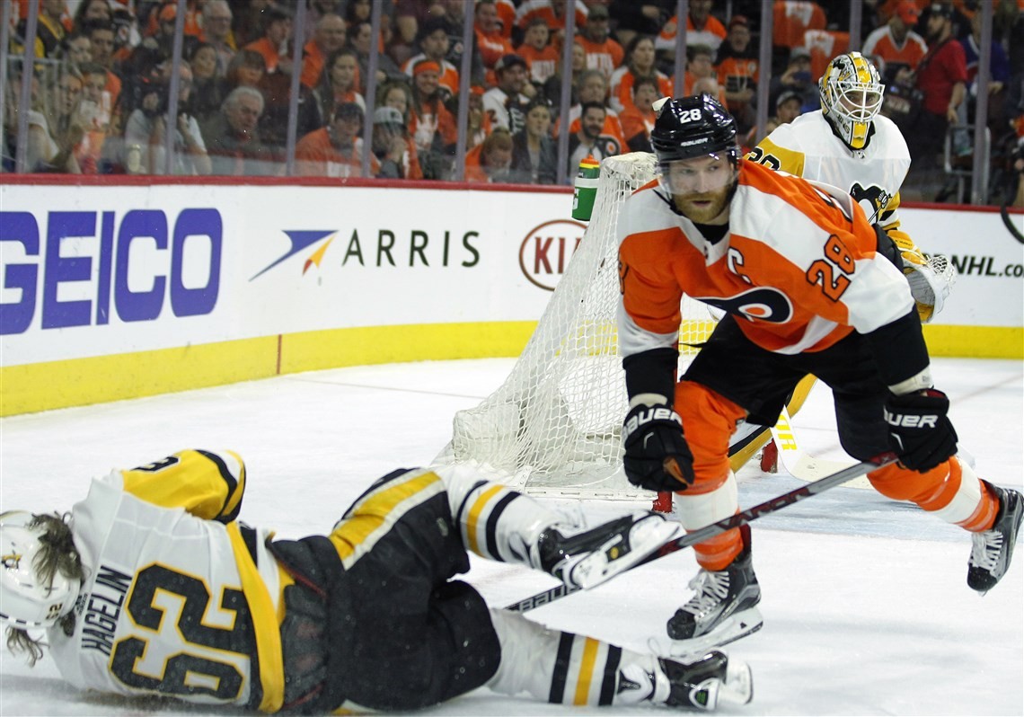 Flyers captain Claude Giroux thinks boos at home hurt team vs. Penguins