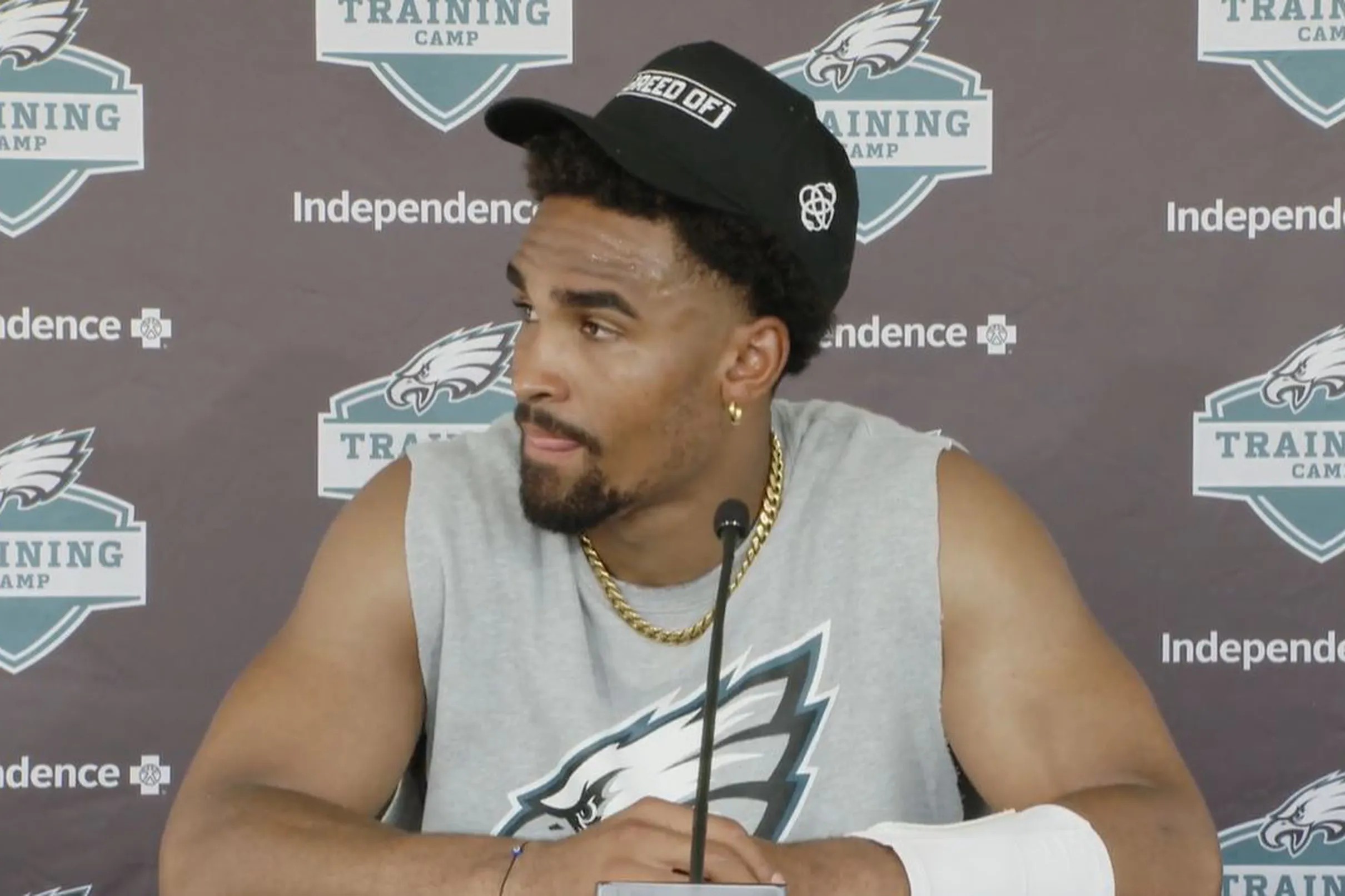 Jalen Hurts talks offseason work with Eagles teammates, Fletcher Cox