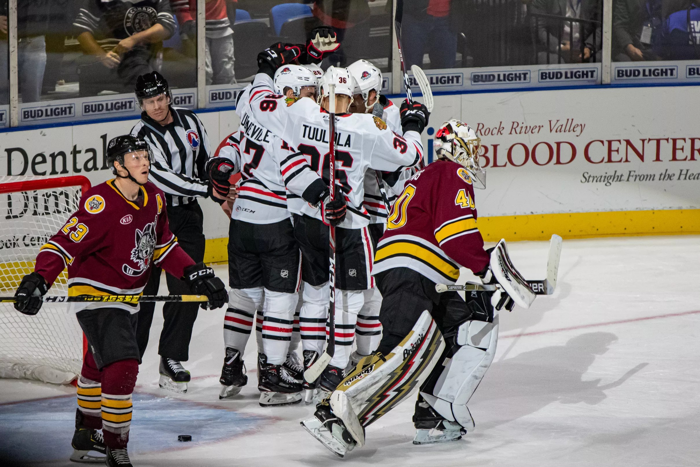 Rockford IceHogs hold off Chicago Wolves 32 for first win of season