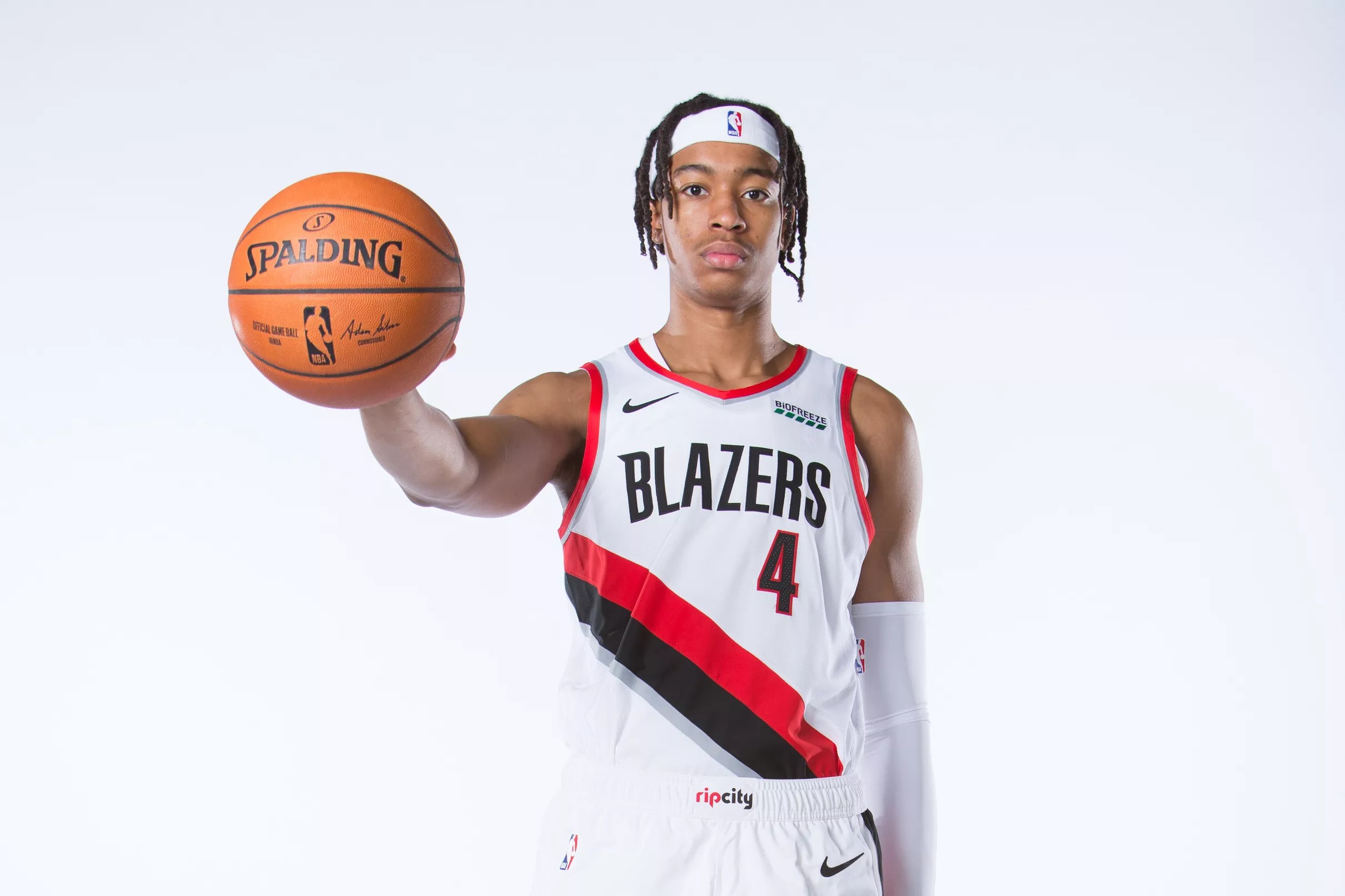Blazers Convert Moses Brown to TwoWay Contract