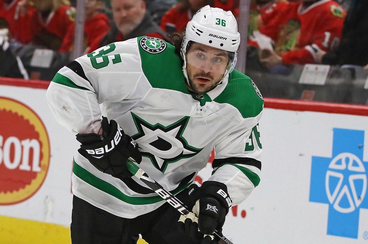 Mats Zuccarello’s Stars debut ends with a scare