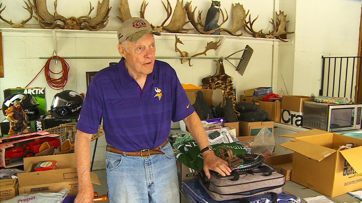 Vikings Legend Bud Grant’s Garage Sale Returns