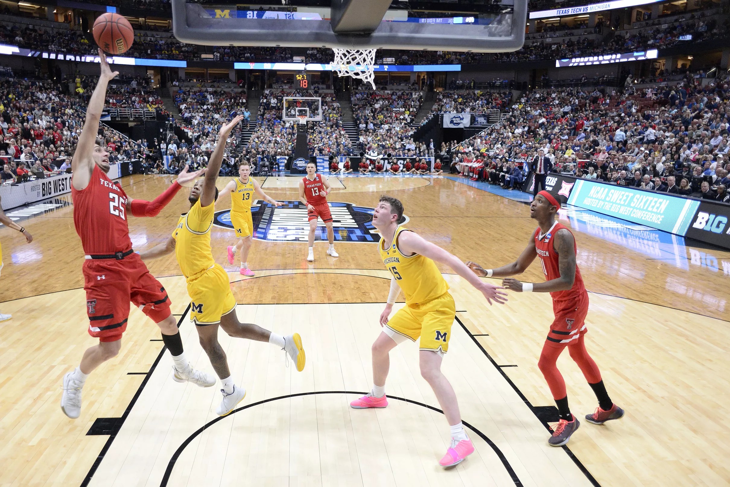 Basketball commit Cole Bajema is “all in” for Michigan amid coaching