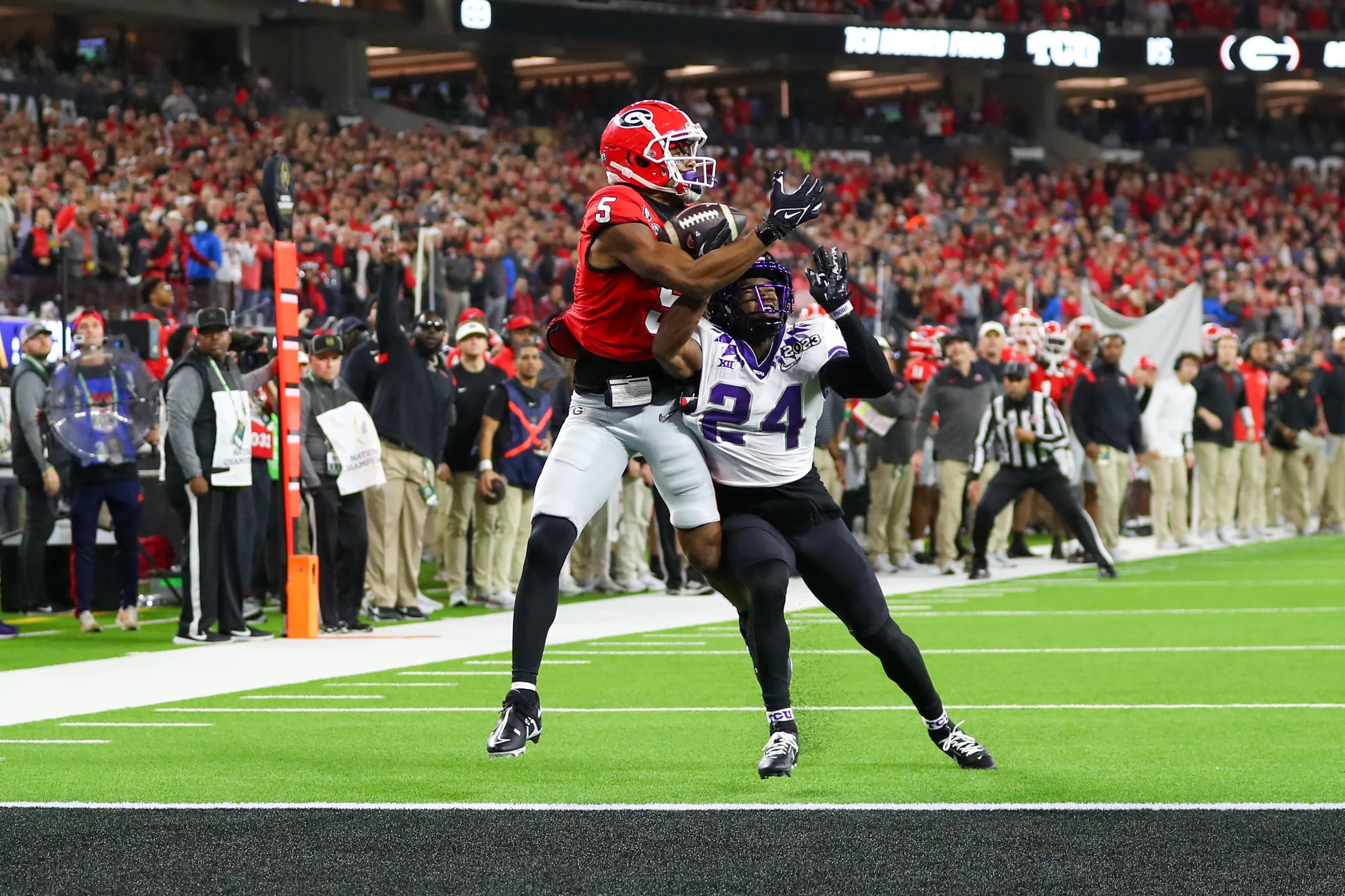 transfer WR Adonai Mitchell commits to Texas