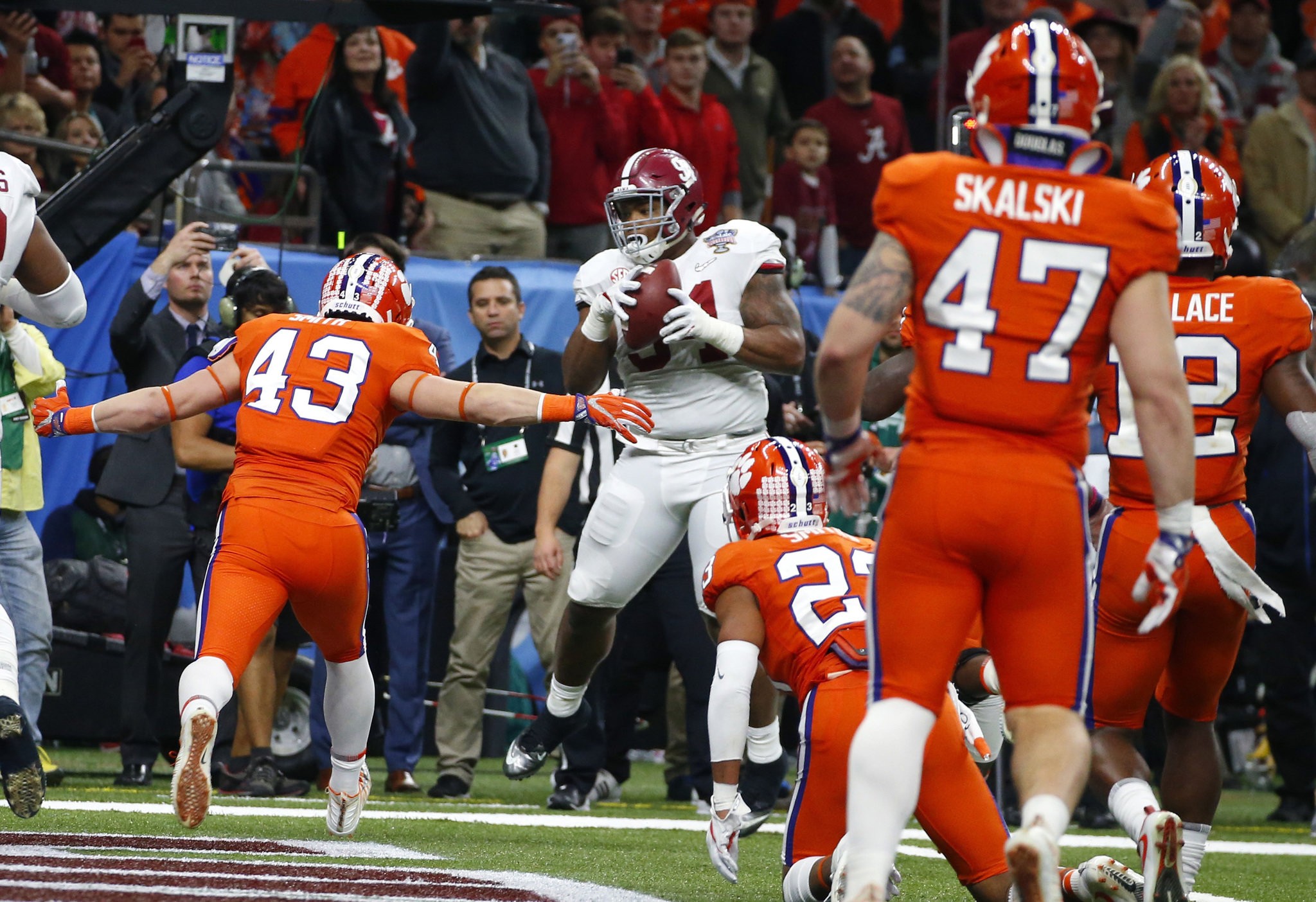 Watch Alabama fans, players sing "Rammer Jammer" after Sugar Bowl victory